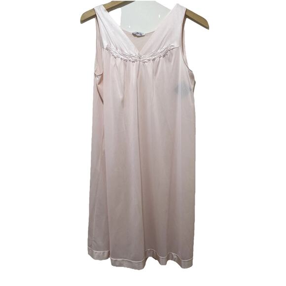 Vanity Fair Nightgown - M Pink Vintage V Neck Sleeveless Lingerie USA Made - Picture 1 of 4